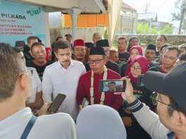 Raden Ruli Adi Raih Dukungan Tiga Partai Besar untuk Pilkada Purbalingga 2024 Raden Ruli Adi sedang wawancara