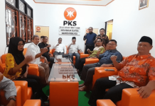 Sugeng Perkuat Basis Politik, Temui Pengurus PKS Purbalingga H.Sugeng,SH.,MSI (kanan) dan Cahyo Susilo,Amd.RO (kiri) beserta jajaran DPD PKS Purbalingga