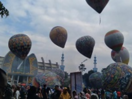 Festival Balon Milad UMP, Mengudara Dengan Indah Dilangit Purwokerto