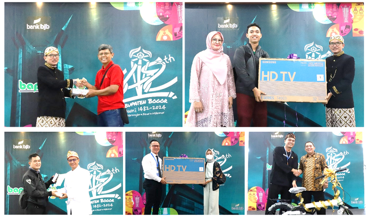Penyerahan Sovenir dan Doorprize oleh Para Pimpinan Bappenda Kabupaten Bogor kepada Wajib Pajak yang mendapatkannya.