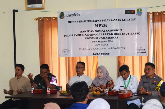 dok. Foto - Awal kegiatan MP2K yang digelar oleh BKM Kelurahan Kranji di Aula Kantor Kel. Kranji, Kec. Bekasi Barat, Jumat (12-07-2024) dok. Foto - Awal kegiatan MP2K yang digelar oleh BKM Kelurahan Kranji di Aula Kantor Kel. Kranji, Kec. Bekasi Barat, Jumat (12-07-2024)
