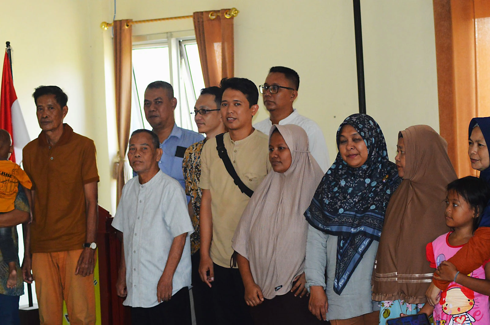 dok. Foto - Rangkaian kegiatan MP2K, BKM Kel. Kranji melakukan foto bersama dengan CPM dan Tim Fasilitator Rutilahu Provinsi Jawa Barat Tingkat Kota Bekasi