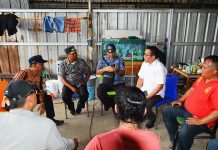 Bongkar Bangunan di Lahan Milik Kementerian PUPR, Pemkot Bekasi Tebang Pilih dok. Foto - Mediasi Tim penertiban dengan Kuasa Hukum dari salah satu pemilik Bangunan Workshop yang berada di Jl. Inspeksi Kalimalang.