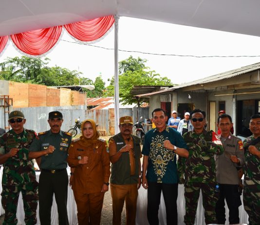 Menggarap Tanah di Lahan SHGB No. 827, Warga Bekasi Barat Dapat 2 Opsi dok. Foto - Rangkaian foto bersama selepas kegiatan sosialisasi berlangsung.