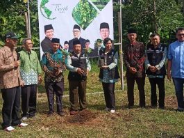 Kemenag Kota Banjar Luncurkan Program Penanaman Sejuta Pohon Matoa