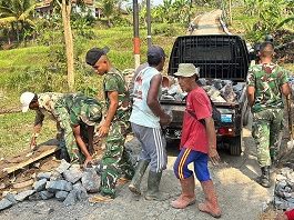 Keringat Membasahi Seragam, Semangat Tak Pernah Padam: Satgas TMMD Ke -129 Kodim 0612/Tasikmalaya Kejar Tuntas pembangunan TPT