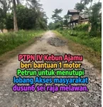 AKSES JALAN DI SAMPING PKS PTPN IV KEBUN AJAMU KEMBALI LANCAR, PTPN IV TURUN SATU MOTOR RUMPUT BERSIHKAN SEMAK.