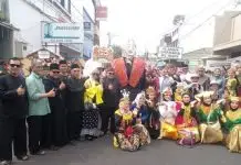 Beragam Seni Budaya Meriahkan Karnaval Budaya HUT ke-25,KotaTasikmalaya Tingkat Kecamatan Tawang